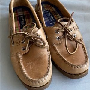 sperry’s tip slider boat shoes